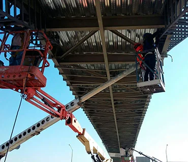 FABRICA SKYWORKS, Mexicali B.C. — Instalación eléctrica para alumbrado, fuerza y control en puente